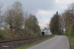 38 1301 und 01 509 kommen langsam um die Kurve bei Wernberg-Köblitz.