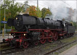 01 180 rangiert vor den letzten Dampfzug des Tages nach Oberndorf. Rottweil 2026.