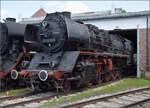 175 Jahre Eisenbahn in Nördlingen / 55 Jahre Bayrisches Eisenbahnmuseum.

50 3600 wurde im Jahr 1943 von Henschel unter der Fabriknummer 25859 geliefert. 1960 wurde sie in Stendal in eine Reko-Lok umgebaut. Sie kam 1991 zum BEM. Mai 2024.