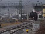 Dreiknigsfahrten 2024.

52 7596 umfhrt in Immendingen ihren Zug. Januar 2024.