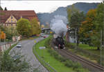 Dampftage Rottweil 2024.

Die Abfahrt einer Dampflok aus Oberndorf nach Rottweil mit der Klosterkirche als Kulisse ist immer imposant. Heute mit 52 7596. Oktober 2024.