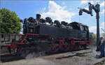 175 Jahre Eisenbahn in Nördlingen / 55 Jahre Bayrisches Eisenbahnmuseum.

64 419 ist bei der DBK im Einsatz und frischte gerade ihre Vorräte im BEM auf. Mai 2024.
