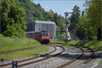 245 036 schleicht mit ihrem (I)RE durch Überlingen gen Erzingen.