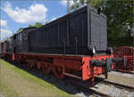 175 Jahre Eisenbahn in Nördlingen / 55 Jahre Bayrisches Eisenbahnmuseum.

Die beiden Dieselloks V 36 224 und V 36 211 stehen Rücken an Rücken. Mai 2024.