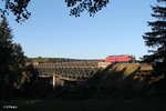 232 909 mit dem 51082 Leipzig - Nürnberg Frankenwald Umleiter das Fichtelnaab Viadukt bei Neusorg.