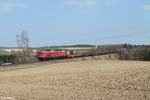 232 428 hat die Ehre den 45390 München-Nürnberg-Express ab Cheb zu überführen , hier beim Seußener Viadukt in Richtung Marktredwitz.