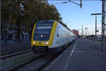 612 520 und ein weiterer 612 warten auf die Abfahrt nach Erzingen. Zwar geht es vom Randenbahnhof in Singen nicht mehr nach Beuren am Ried, aber Erzingen ist doch nicht ganz fern des Randen, nur auf der andern Seite. September 2026.