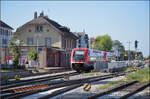 Mein Abschiedsbild vom verbliebenen Rest Dieseltraktion zwischen Rheinfelden und Basel. Seit heute f�hrt auch hier Schienenersatzverkehr. 641 017 und 641 018 fahren f�r die R�ckfahrt nach Basel auf Gleis 2. Sorry wegen des Rauschens, mein Fehler, aber es ist das letzte Bild... Rheinfelden, Oktober 2026.