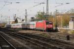 101 116-2 schiebt einen IC nach Mnchen HBF am Heimeranplatz vorbei.