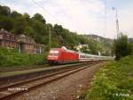 101 065-1 verlsst Bacharach mit den IC 119 Mnster – Innsbruck.