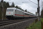 BR 101 013-1 von DB Fernverkehr mit dem (IC 2083/2085 Hamburg-Altona -> Berchtesgarden/Oberstorf) durch Radbruch am 1.Febrauar.2023 