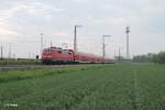 111 106-1 mit dem RE4252 Mnchen - Nrnberg bei Regensburg Ost.