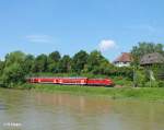 111 065-9 schiebt den RE 4257 Nrnberg - Regensburg - Mnchen bei Volkmannsdorf.