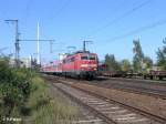 111 057-6 verlsst Regensburg mit der RB 32115 Plattling.