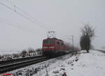 Nachschuss auf 111 062-6 die im Sandwitch den rE50 Nrnberg - Regensburg - Mnchen bei Plling schiebt. 09.12.23