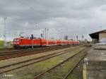 114 002-9 schiebt den RE1 Magdeburg in den Bahnhof Eisenhttenstadt.