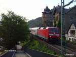 120 136-7 zieht den IC 1819 Kln HBF – Stuttgart durch Oberwesel.