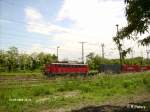 140 216-3 erreicht Frankfurt/oder mit ein Containerzug von der Oderbrcke.