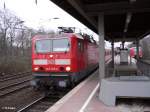 143 615-3 verlsst Dsseldorf-Vlklingerstrasse mit der S8 Bergisch Gladbach.06.01.06