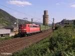 151 052-8 verlsst Oberwesel mit ein Hangartner richtung Koblenz.