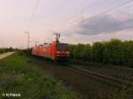 152 042-8 + 019 ziehen bei Obertraubling ein Getreidezug aus tds-Wagen.