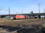 152 056-8 verlsst Regensburg Ost mit ein BMW-Zug.