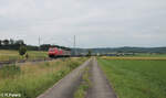 152 008-9 zieht mit einem KLV-Zug bei Oberdachstetten in Richtung Norden.