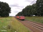 155 195-1 zieht bei Jacobsdorf(Markt) ein Containerzug nach Frankfurt/Oder.