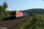 183 003-4 zieht bei Lohhof einen Containerzug.