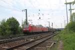 185 181-5 + 199 mit einen gemischten Gterzug bei Regensburg Ost.