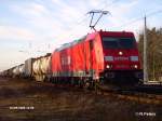 185 202-9 durchfhrt Berlin-Friedrichshain mit ein Wechselpritschenzug.