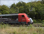 146 238 nach Konstanz darf vor dem umgeleiteten Rheintal-Güterzug mit 186 496 von Railpool die Reise hinter die Wasserscheide zum Rhein antreten.