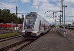 IC2 4899 kommt mit 147 591 in Singen an. August 2025.