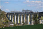 IC2 4913 mit 147 584 auf dem Eglisauer Viadukt �ber den Rhein.