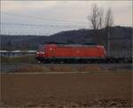 6-185-br-185-traxx-ac12/807424/185-116-mit-deutlich-erkennbarer-orangenhaut 185 116 mit deutlich erkennbarer Orangenhaut in Schliengen. März 2023.