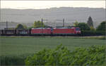 185 118 und 185 120 bei Henschiken, Juni 2025.