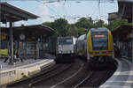 186 187 von Railpool begegnet 1462 001 in Rastatt. Letzterer fährt erstaunlicherweise als RB. Mai 2024.