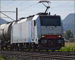 186 452 von Railpool mit einem Kesselwagenzug bei Altreu. September 2026. 