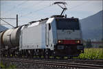 186 452 von Railpool mit einem Kesselwagenzug bei Altreu. September 2026. 