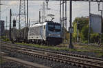  Dirty Diana  187 007 fährt einen Zug durch Pratteln. August 2026.