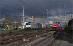 186 104 von Railpool und 193 663 von Beacon Rail  in Pratteln. März 2024.