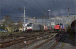 deutschland-e-loks-drehstrom-91-80-6-193-br-193-vectron-acms/842665/186-104-von-railpool-und-193 186 104 von Railpool und 193 663 von Beacon Rail  in Pratteln. März 2024.