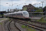 ICE 3 - 403 036 'Ingolstadt' auf der Rhein-Neckar-Bahn. Weinheim, Juli 2024.