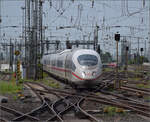 403 014 'Bergisch Gladbach' und 403 023 'Schaffhausen' in Frankfurt. Juli 2024.