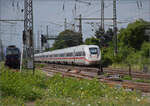 '412 077' ICE 4 Triebzug 9477 auf der Rhein-Neckar-Bahn. Weinheim, Juli 2024.