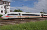 '412 077' ICE 4 Triebzug 9477 auf der Rhein-Neckar-Bahn. Weinheim, Juli 2024.