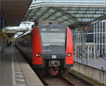 Der Hannover-Quietschie in K�ln. 424 001 und 424 037 treffen am Hauptbahnhof ein. September 2026.
