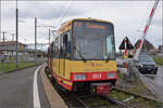 Die Strassenbahn  Be 4/8 003  alias 94 800 450 003-9 D-TVYS kommt aus Orbe in Chavornay an.