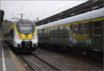 3443 214 steht bereit zur Fahrt nach Stuttgart Hbf. Rottweil, Oktober 2026.