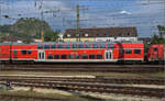 Dosto D-DB 50 80 26-81 293-5 DBpza der Schwarzwaldbahn vor 146 231 in Singen.